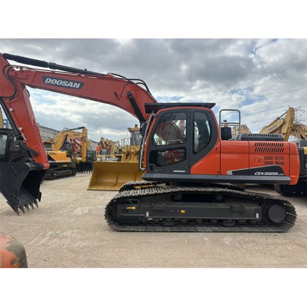 800mm Track Used Doosan DX225LCA Excavator Doosan DX225 Crawler Medium Excavator