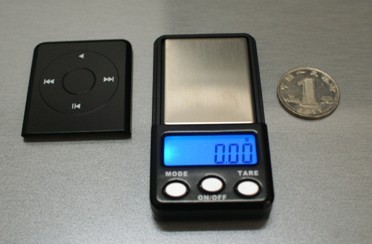 Pocket scale with full-scale clear function