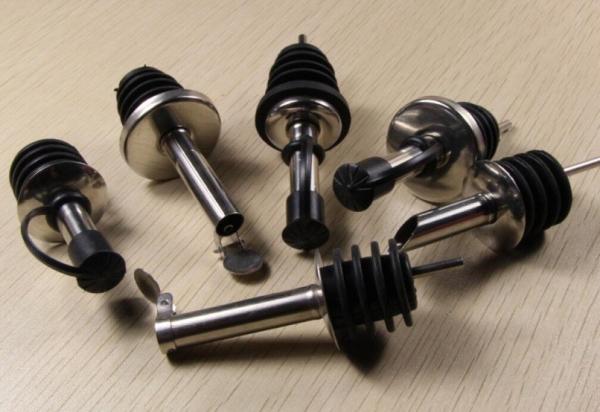 Promotional Stainless Steel Pourer for Olive Oil Bottle with Plastic White or Black Cap