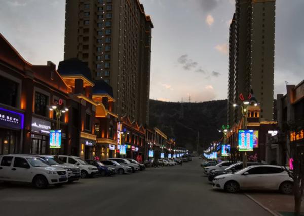 SASO 512x1024 Street Pole Led Screen 5000cd/Sqm LED Post Banners