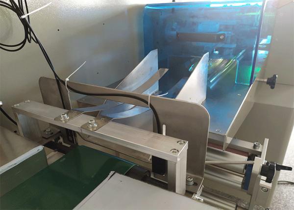 Cleaning Cloth Flow Packing Machine Horizontal Flow Wrap With Servo Motor PLC Control