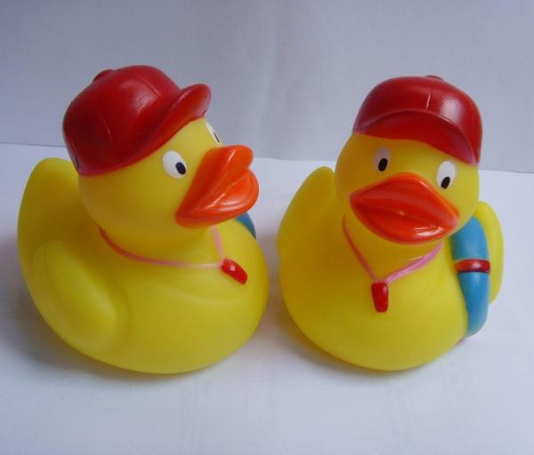 Mini Yellow Bathtub Weighted Squeezing Rubber Ducks Surfing / Swimming Design