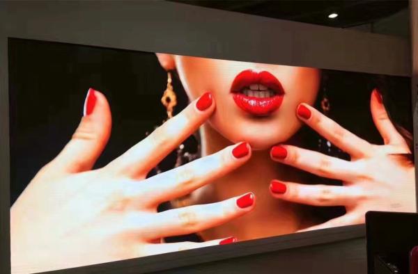Pixel Pitch 1.25 Mm Indoor Full Color LED Display Die Casting Aluminium Cabinet 400 x 300 mm Light Weight