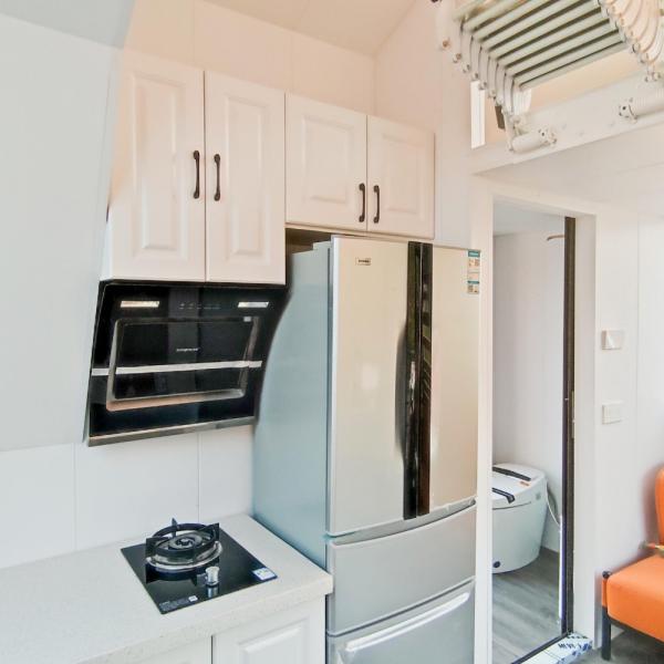 Bateau flottant en aluminium avec salle de séjour pour 6 personnes