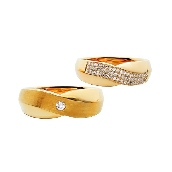Textured 18k Gold Diamonds OEM 10g Customised Couple Rings
