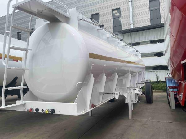Manual Drive Tank Truck for Fuel Oil Water Chemical Storage Tank Volume 15001 30000L