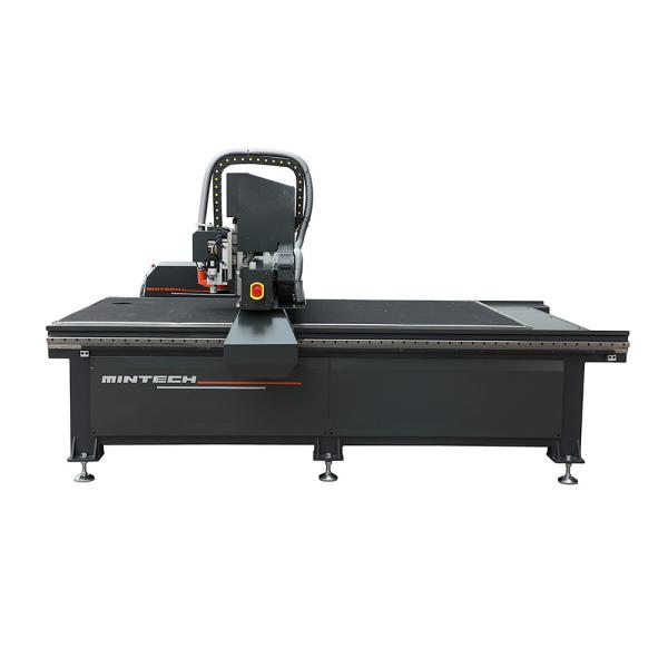 O sinal de madeira preto de 1.6KW 24000RPM 3D que cinzela o GV da máquina aprovou