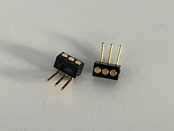 1.27mm 3 épingles à angle droit type de plongée de laiton à ressort chargé connecteur à broche magnétique Pogo