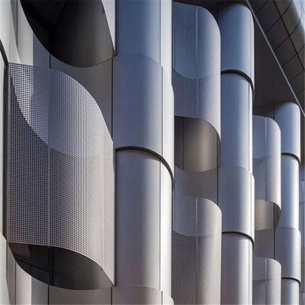 A fachada feita sob encomenda da construção da parede exterior almofada a grelha de alumínio ventilada afiada dos sarrafos de V