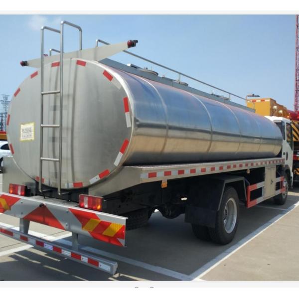 Hot Sale New HOWO 4x2 LHD RHD 12000Liters Food Grade Milk Tanker Truck