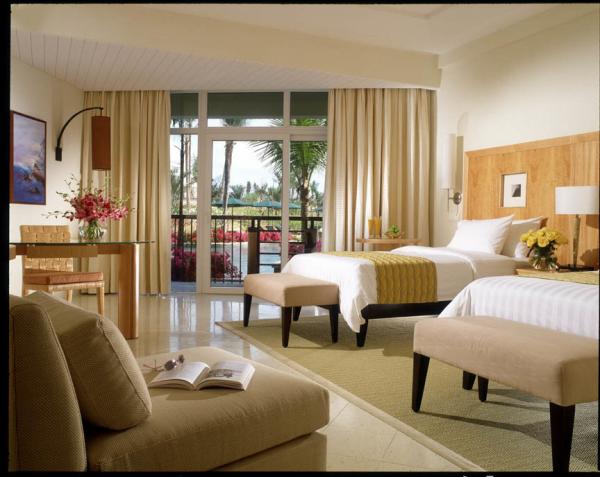 Modern Ash Wood Veneer Hotel Furniture Set With Wood Bed Bench