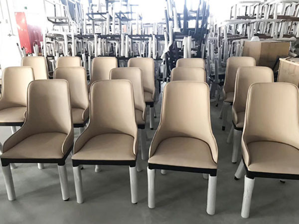 Белый скандинавский обеденный стол и дом 520x940mm гостиницы стульев 4 установленный