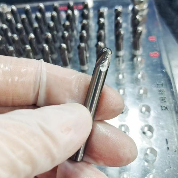 AMG D6R3 カービッドボール ナースエンドミール 6mm 直径