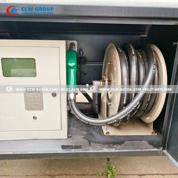 HOWO 4x2 Fuel Dispenser Truck with Explosion-Proof Dispenser and 5-60 L/min Flow Rate Powered by 116hp Diesel Engine