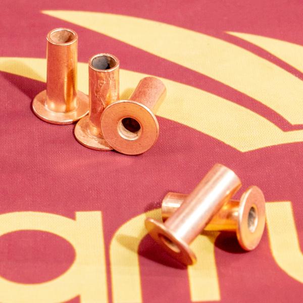 KM0502082 Iron Conical Rivet CARRUCHI 8 * 22 FAW Truck Spare Parts High Speed