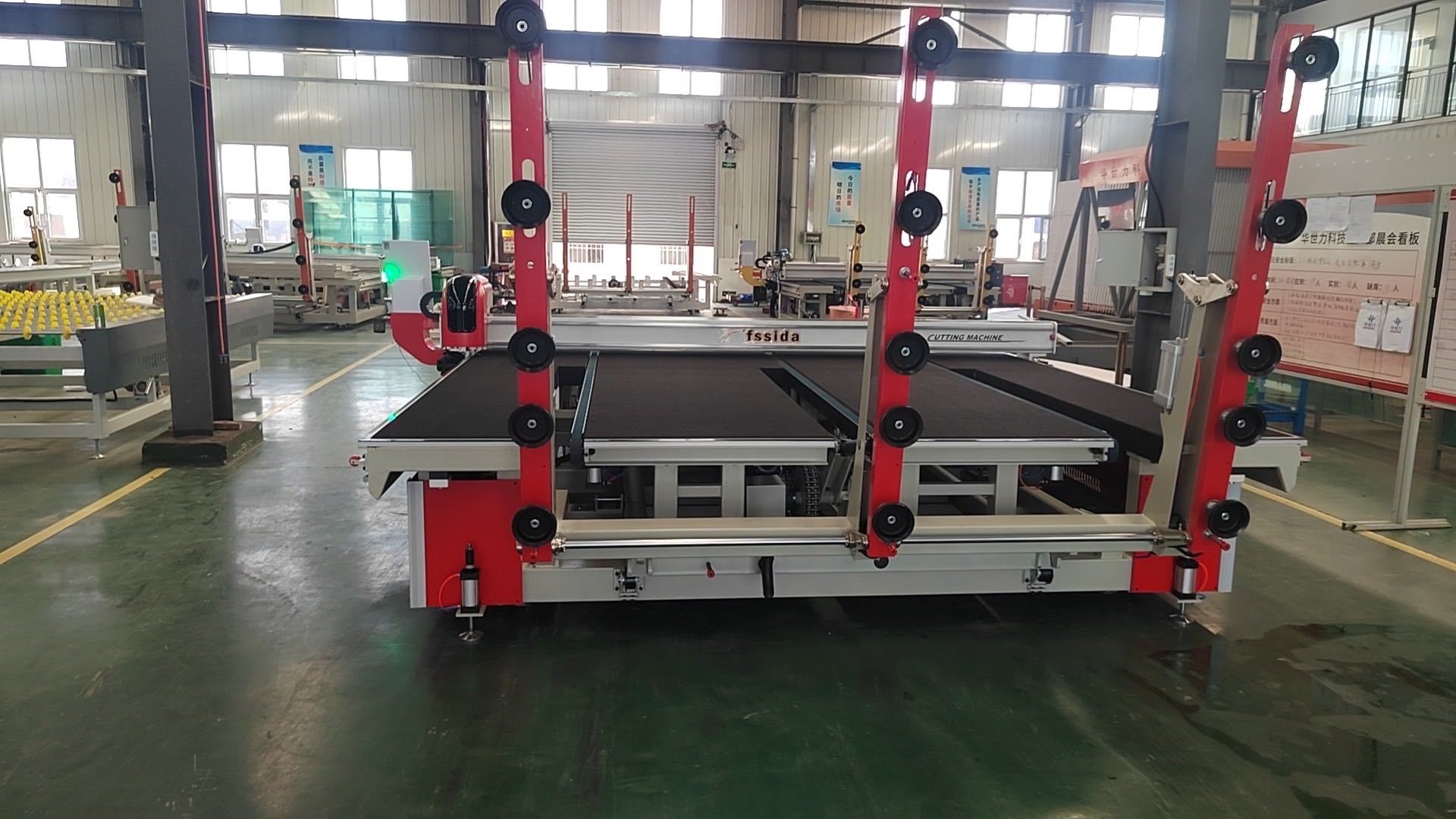 3-19mm Float Glass CNC Cutting Machine , Decorative Glass Machine With Two Worktables