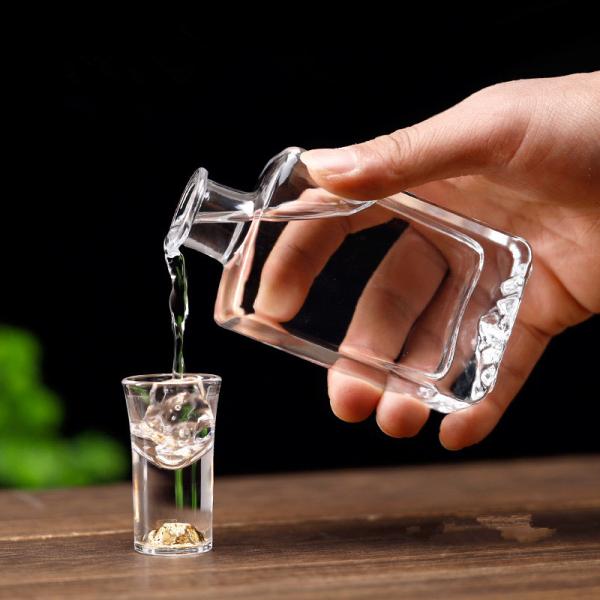 Glass 100ml 200ml Vodka Fruit Wine Rum Gin Whiskey 375 ml Bottle for Cosmetic Packing