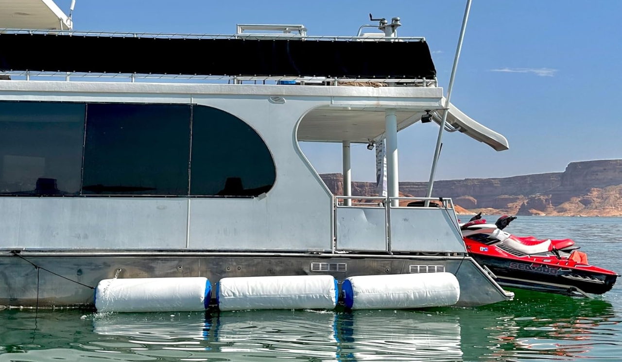 Customized Heavy-Duty Inflatable PVC Boat Fender for Docking and Yacht Sailboats Deflatable for Easy Storage Boat Bumper