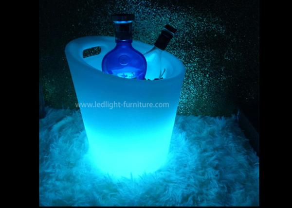 Os elogios coloridos iluminam acima o plástico do PE da cubeta de Champagne com punho portátil