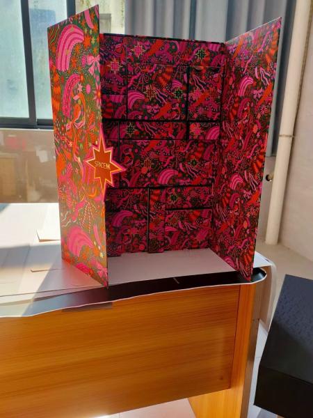 Custom Advent Calendar Packaging , Cosmetic Magnetic Cardboard Box With 24 Drawers