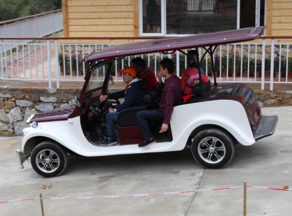 4 Seats Electric Vintage Cars With Powerful Motor Classic Tour Car Old Style