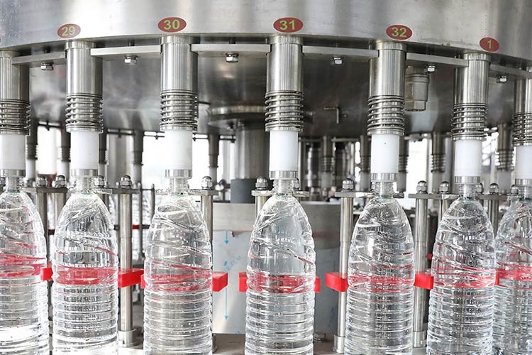 Машина автоматической воды напитка 2000BPH разливая по бутылкам для минеральной воды