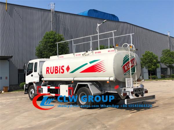 4 caminhão de ISUZU FTR 15000L Refueler do compartimento
