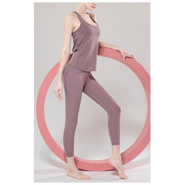 Верхняя часть танка йоги удобных женщин Richee связывает заднюю проложенную верхнюю часть танка разминки