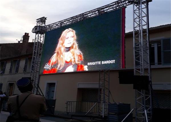 Energy Saving  P3.91 Outdoor Rental LED Display 3840Hz Super 4K Vertical Type Cabinet Splicing Structure
