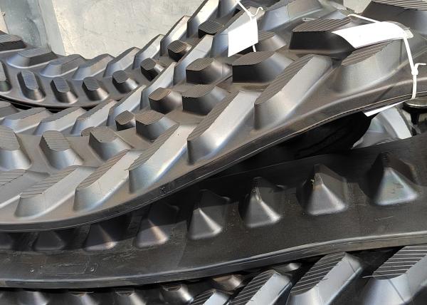 rubber track 300X127X32 for Tractor M8540,3C878-49010