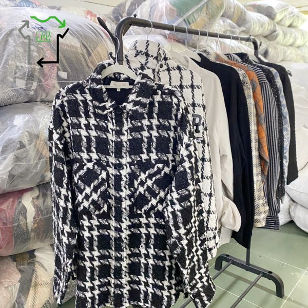 Womens Winter Used T Shirt Long Sleeved All Season Second Hand Clothes Mixed Styles