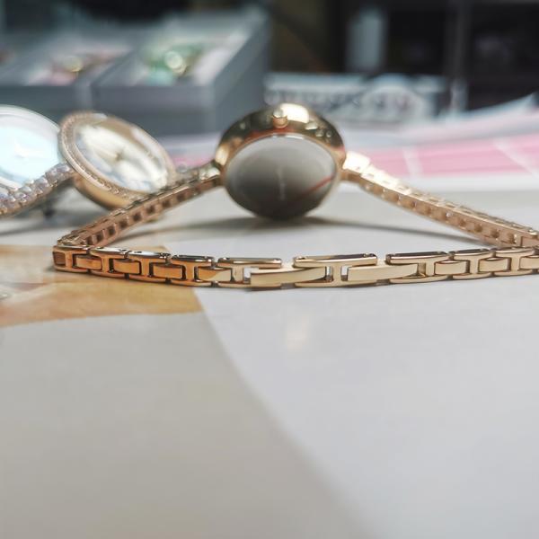 Luxury Stainless Steel Jewelry 26mm Small Quartz Bracelet Watch Fashion Zircon Shell