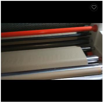 A proteção ambiental perfurou o rolo 80gsm do papel de embalagem 62 polegadas