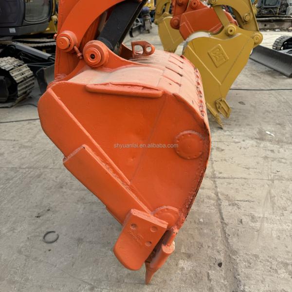 Originale Hitachi ZX68USR Excavateur 6380kg Caterpillar Mini Digger ZX60 Excavateur d'occasion