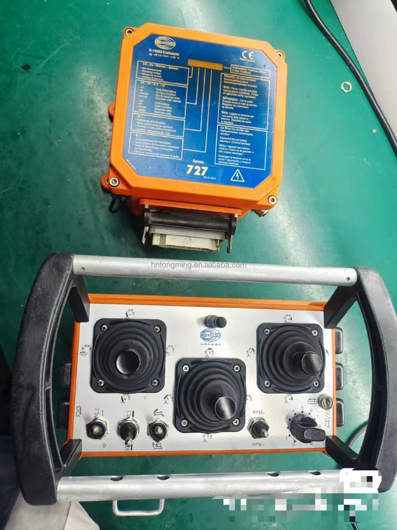 Second-Hand HBC727 Five-Arm Remote Control for Zhonglian Pump Truck One Set 24 Pin Split Type