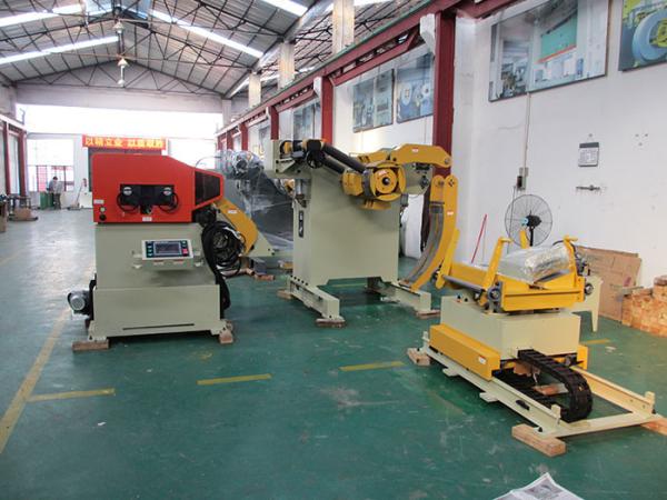Peças de automóvel do hardware que processam a bobina de aço Uncoiler que carimba e que nivela a máquina
