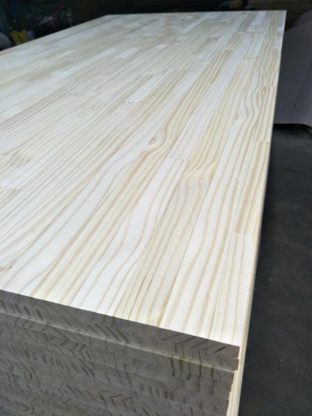 2440*1220mm Conteúdo de humidade 8%-12% Madeira sólida Material decorativo Painel de pinho para o seu