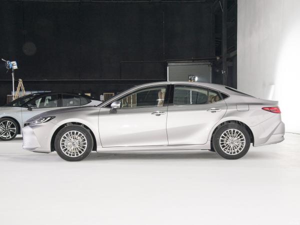 2024 Toyota Camry 2.0G Luxury Edition LHD 5-Seater Gasoline Sedan Auto Leather Seats Stock ABS Yes Displacement 1.5-2.0L