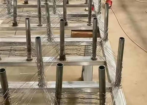 Um tipo 160 anticorrosão do comprimento do sistema 2.15m da gaiola da galinha da camada da bateria dos pássaros