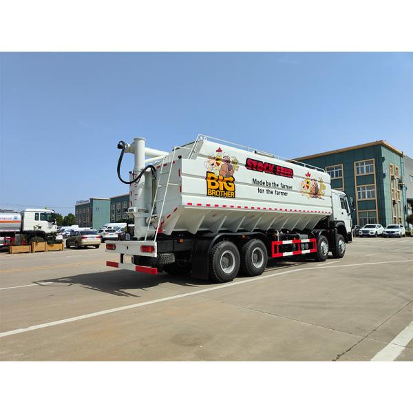 Sinotruk LHD RHD Livestock Feed Truck Animal 6X4 Bulk Feed Truck