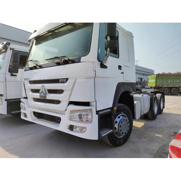 Sinotruck HOWO Truck Transport Timber Transport Truck Trailer with 6-8L Engine Capacity