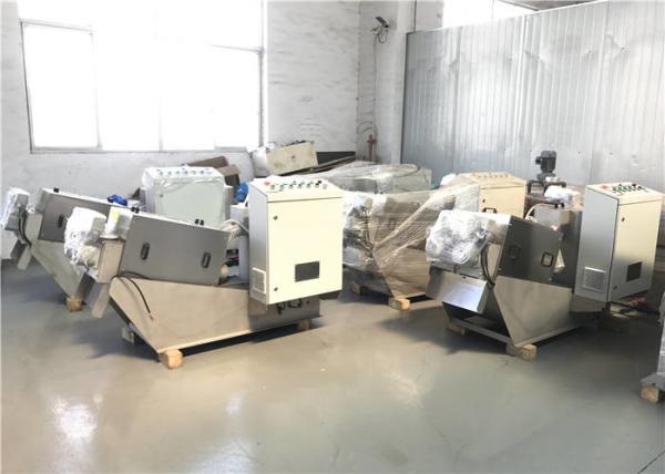OEM Screw Press Wastewater Treatment 380V Voltage Silver Color 375-5000kg