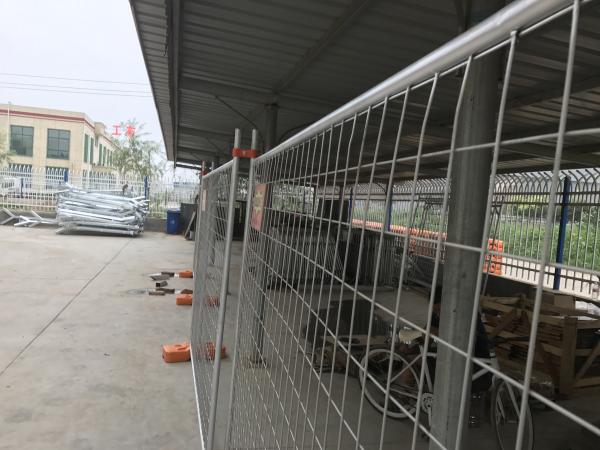 22.00kg Temporary Barrier Fencing / Construction Site Fencing Q235 Steel Materials