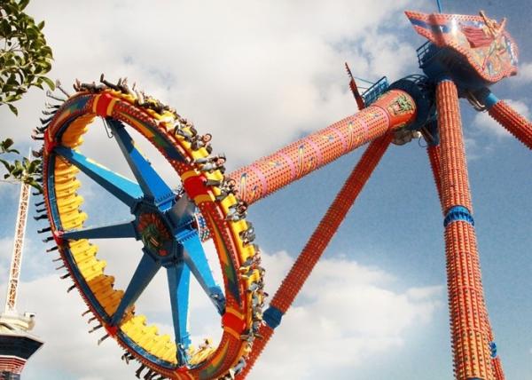 Adult Big Outdoor Pendulum Amusement Ride With Colorful LED Lights For Theme Park