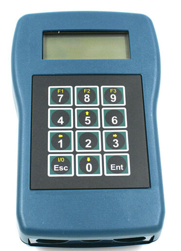 Первоначально программник CD400 Clibrates Tacho программирует тахографы сетноых-