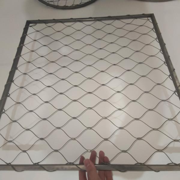 Durable 316 Stainless Steel Wire Rope Mesh Decoration With Polished Glvanized PVC