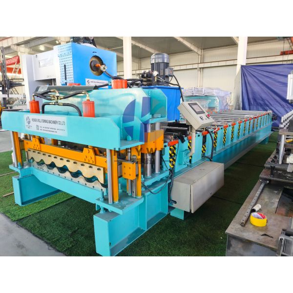 Automatic 1100 Model Glazed Tile Roll Forming Machine with Chain Drive Transmission
