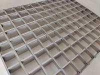 30 mm roulement de barres d'aluminium ouvertes grille de maillage ouvert résistant à la corrosion pour l'industrie 900x3000mm