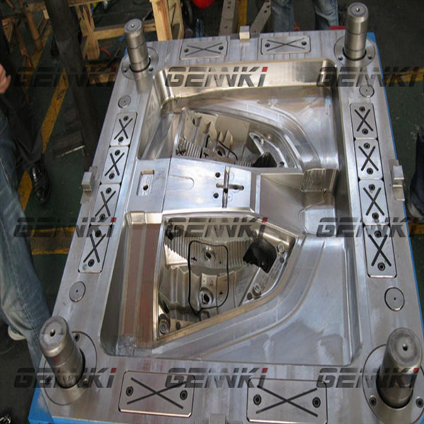 Автомобильная Multi прессформа света автомобиля DME инжекционного метода литья полости NAK80 2344 красная