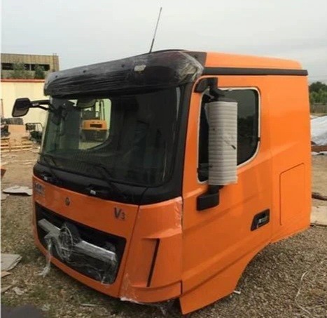 Cabina a estrenar de los recambios del camión de FAW J5